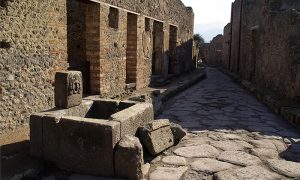 Jedna od javnih fontana u Pompeji