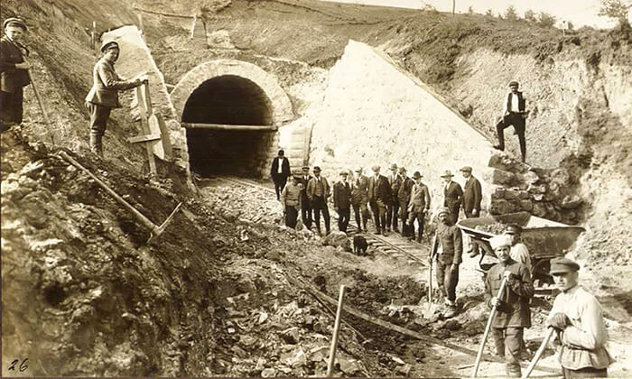 Radovi na pruzi, mart 1916