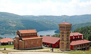 Novoizgrađeni manastir Rujan iznad Vrutaka (foto eparhija-zicka.rs)