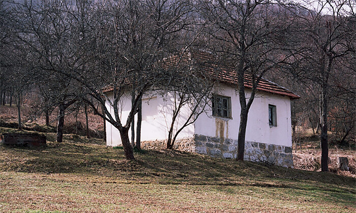 Staro selo Sirogojno - kuća sa slamenom krovnom pokrivkom