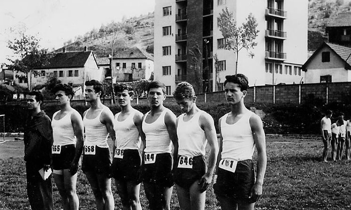 Sreten Dimitrijević drugi s desna, na Međurepubličkom prvenstvu na spravama 1962.godine