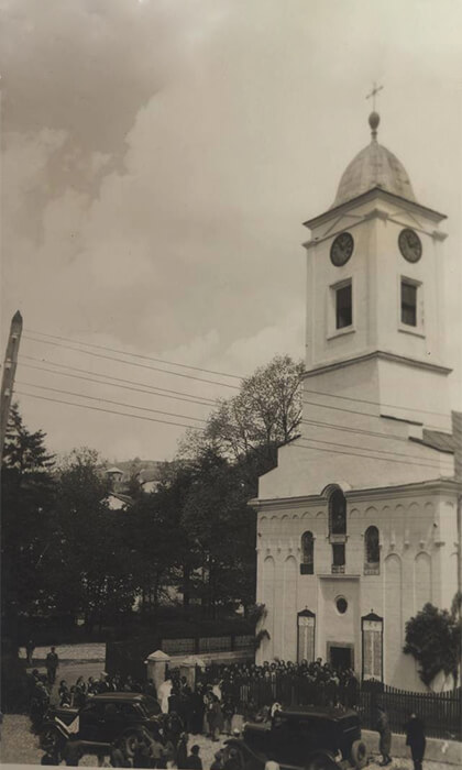 Na kolaž razglednici iz 1932. godine značajne i lepe zgrade tadašnjeg Užica