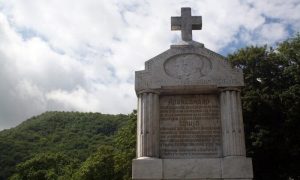 Jovanovića spomenik na groblju na Dovarju