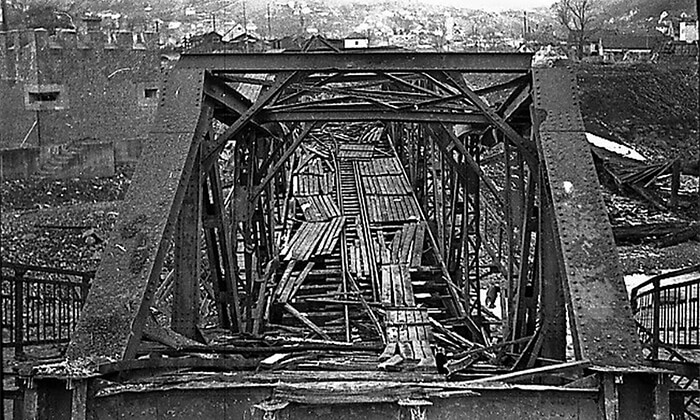Železnički most početkom osamdesetih (fotografija Stevana Vlajnića)