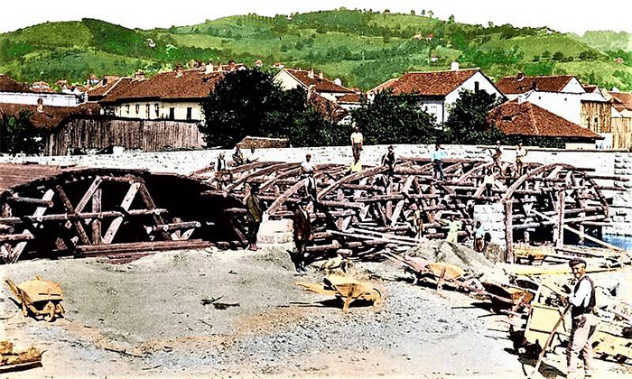 Početak gradnje "Aleksandrovog mosta" (obojio Zoran Domanović)