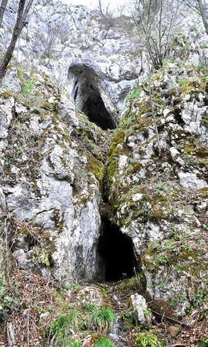 Ulaz u pećinu Megaru (foto Željko Jokić)