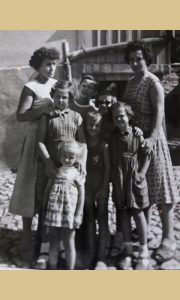 Ujna Olga, Koka, rođena sestra, najmlađa Marija, brat Mikica, Dara iz Niša i tetka Boža