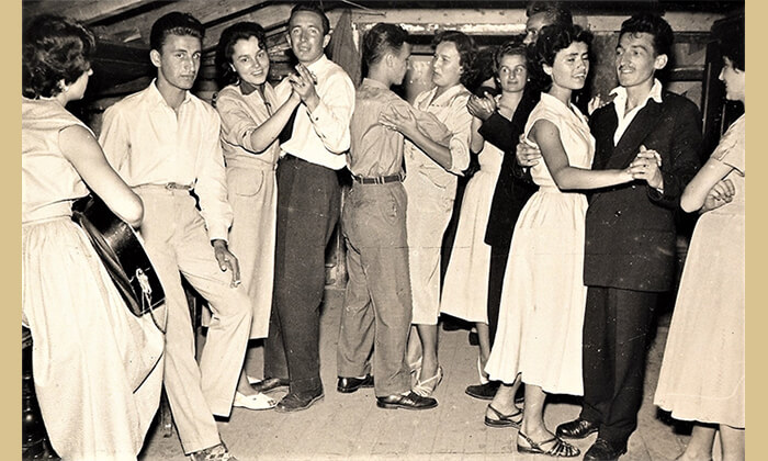 Užički mladi plešu u leto 1956.