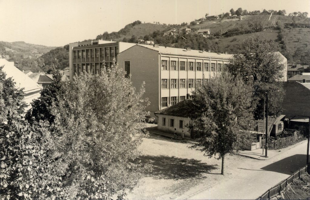 Nekad na mestu današnjg sporskog igrališta.
