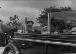 Tito stiže u Titovo Užice u Rojs Rojsu