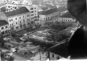 . Pogled sa kule na Trg u izgradnji