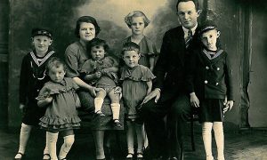 Dragi Singer sa porodicom