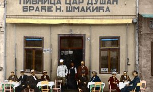 . Ispred kafane "Car Dušan"