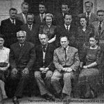 Novinska fotografija kolektiva učiteljske škole iz 1955. god. B. Kovačević stoji u drugom redu, prvi s desna