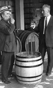 Godina 1963, opančar Rade Subotić i Radojica Jovanović nepogrešivi degustator