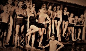 Kupači na kupalištu "Robijaško kupatilo" na Carini