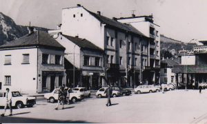 Blok zgrada na Trgu koji je srušen, da bi se izgradio hotel Sivonja i Koning zgrada