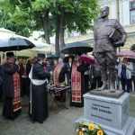 Spomenik ispred Užičke Gimnazije, uspomena na legendarni đački pataljon