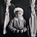 Mali Zdravko Kovačević sa sestrama Bisom i ljubom