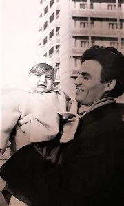 Mladi Kuljanin sa ćerkicom Marijom na Trgu