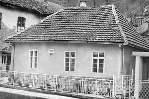 Kuća Topalovića je danas na samom početku starog Zlatiborskog puta