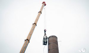 Rušenje industrijskog odžaka
