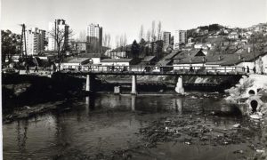 Nekadašnji drveni most