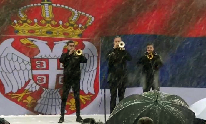 Dejan Petrović je na početku slavlja osvirao himnu