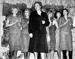 Dobrila Smiljanić na modnoj reviji pletilja iz Sirogojna