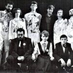 Dramska grupa KOTA TU, u prvom redu Dragoljub Selaković, Snežana Ljubičić i dečačić Sergej Trifunović